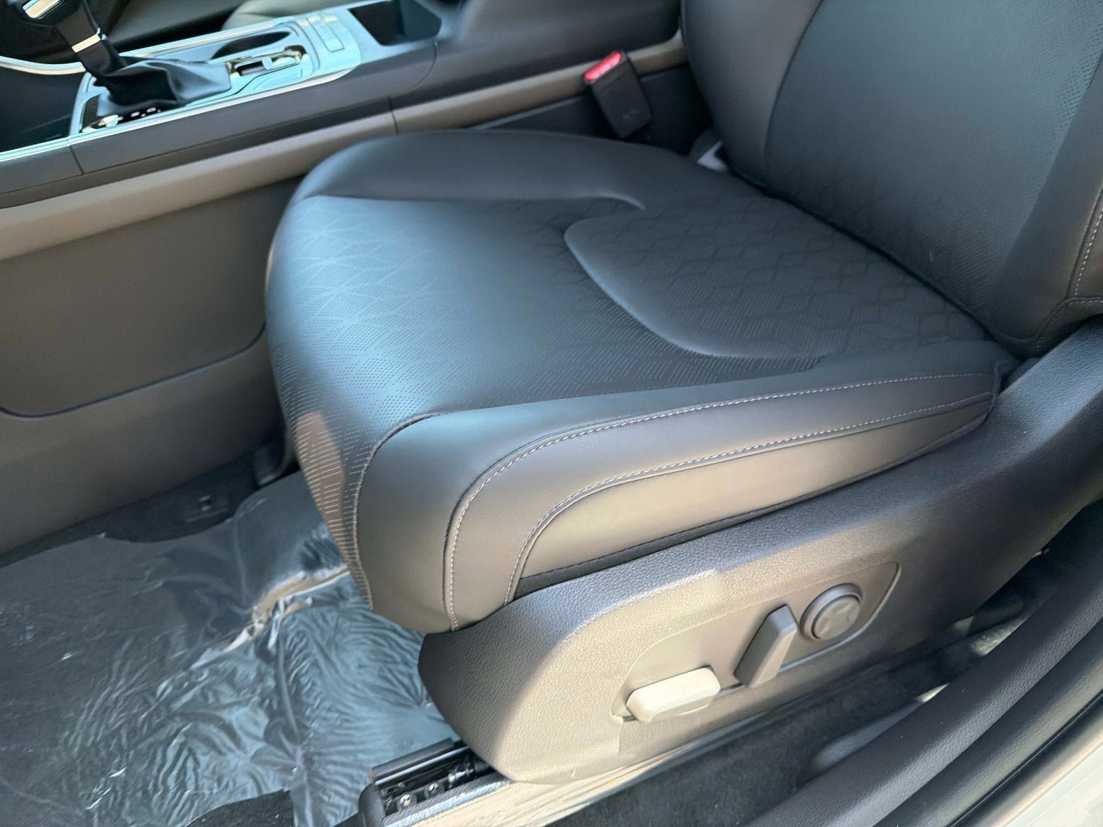 New 2026 Kia Carnival EX FWD image 17
