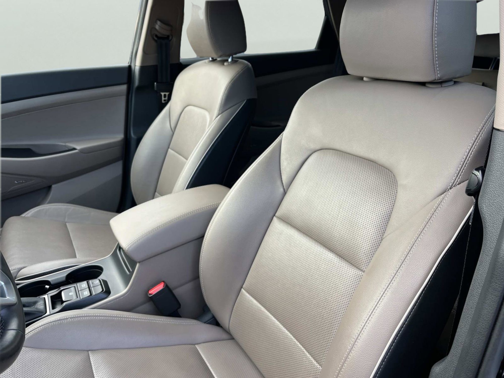 Used 2020 Hyundai Tucson Ultimate w/ Cargo Package image 32