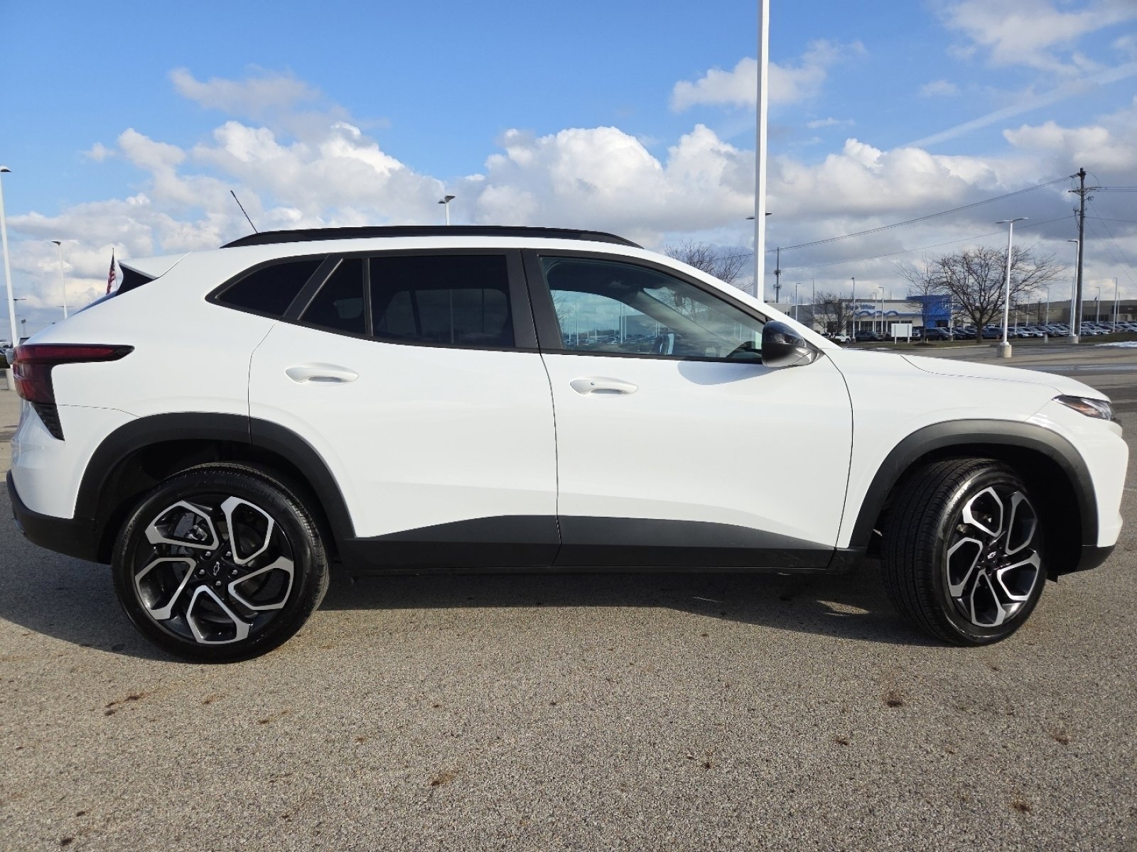 Used 2025 Chevrolet Trax RS w/ Sunroof Package image 23