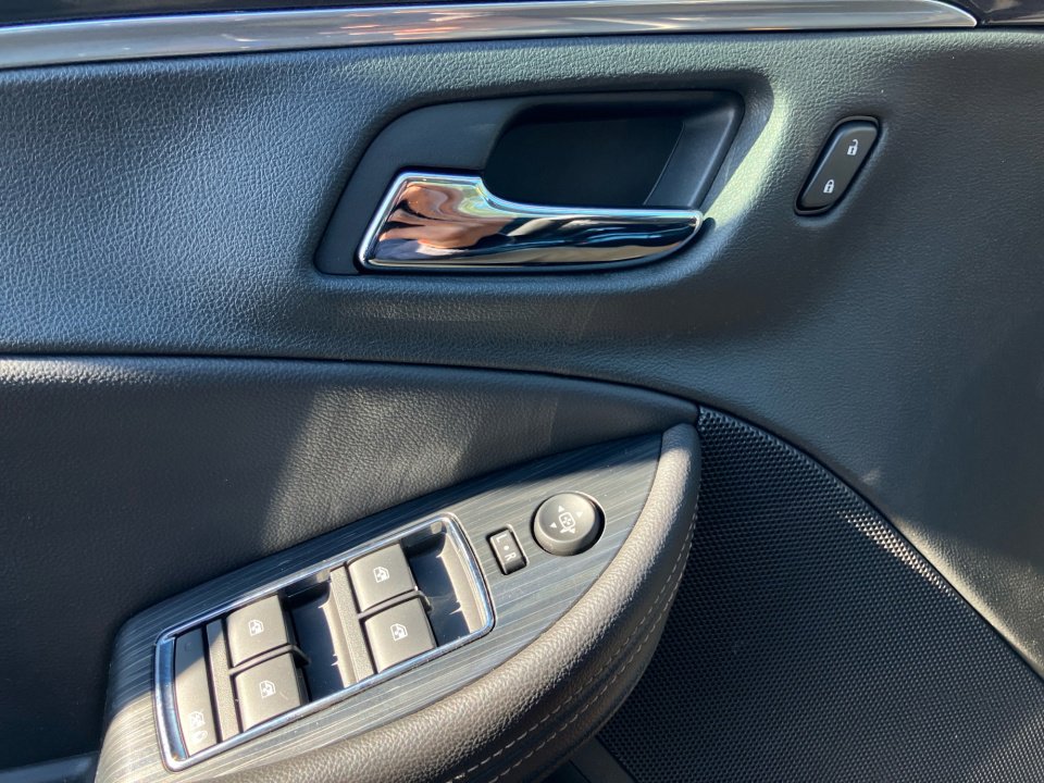 Used 2017 Chevrolet Impala LT image 35
