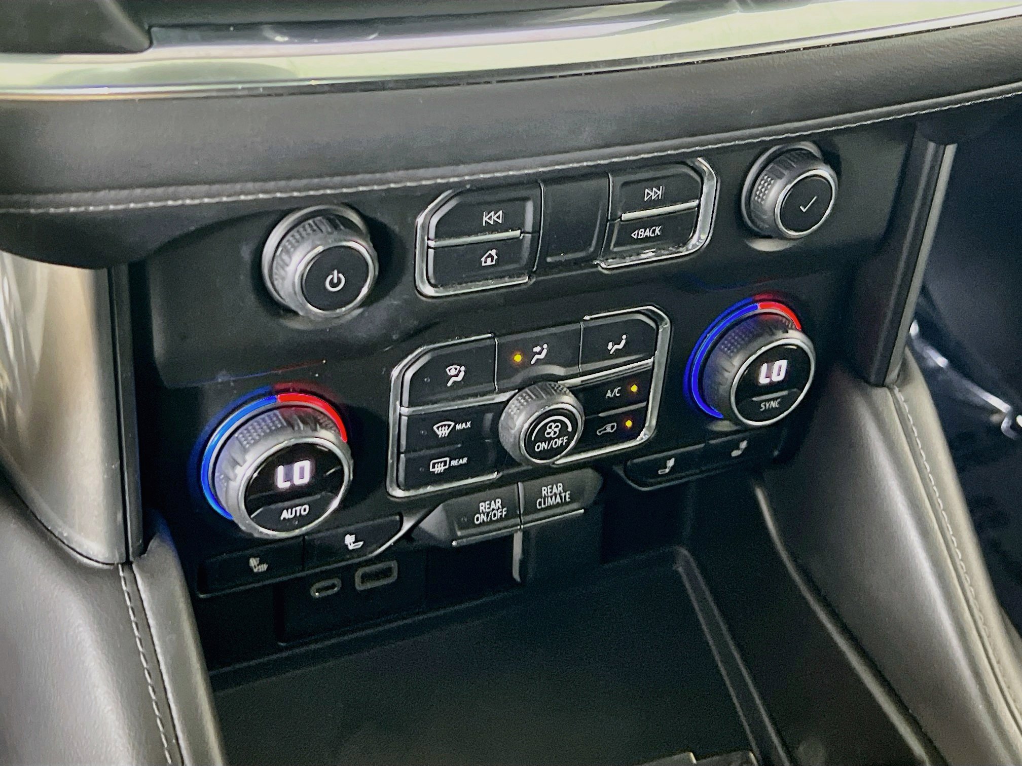 Used 2021 Chevrolet Tahoe Z71 AWD/4WD image 15