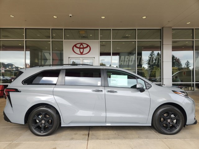New 2026 Toyota Sienna XLE Woodland Edition AWD/4WD image 3