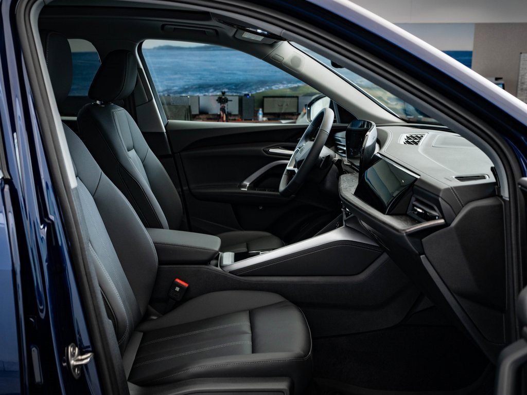 New 2025 Audi Q5 Premium Plus image 26