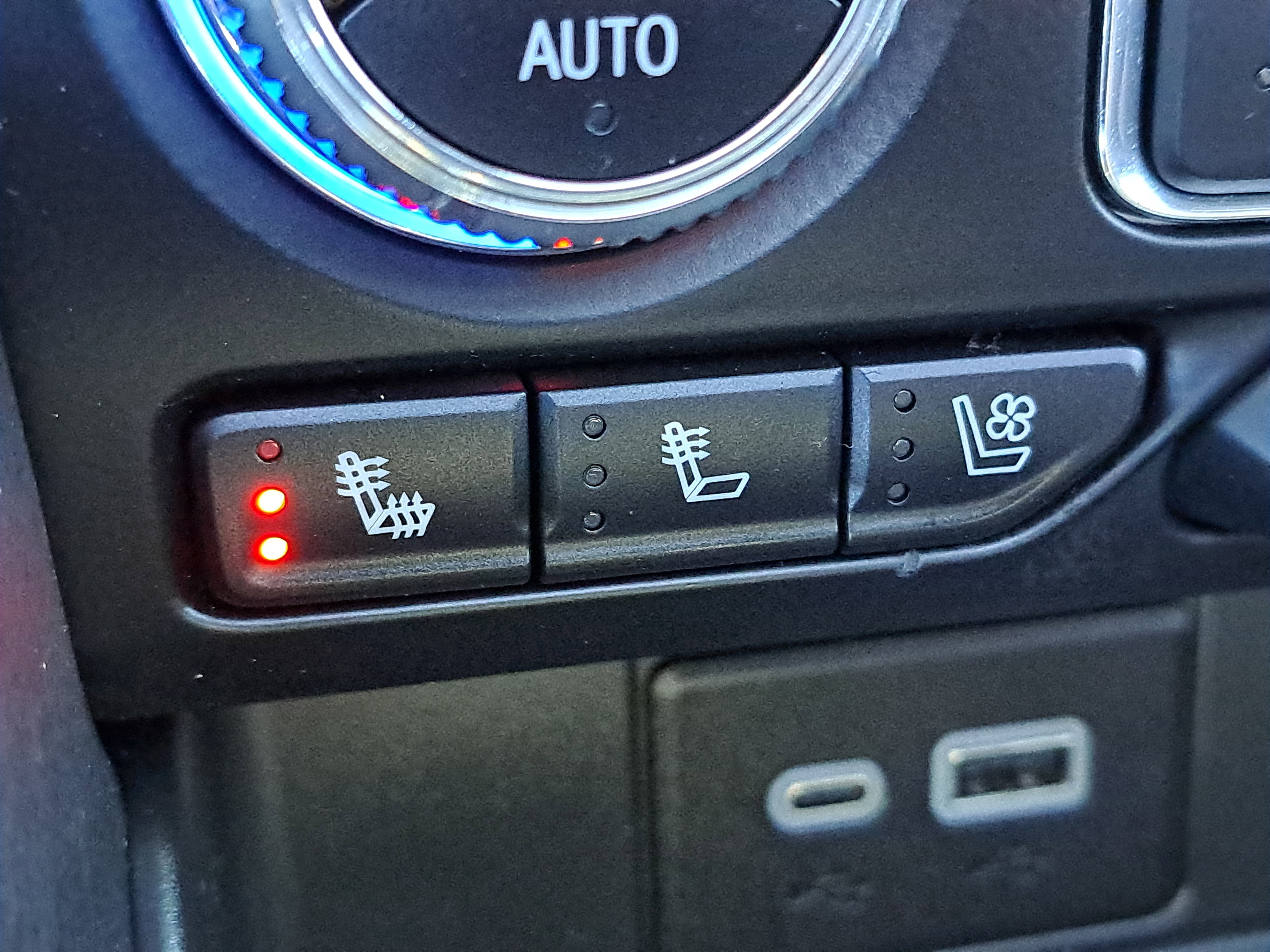 Used 2023 GMC Yukon SLT w/ SLT Premium Package image 23