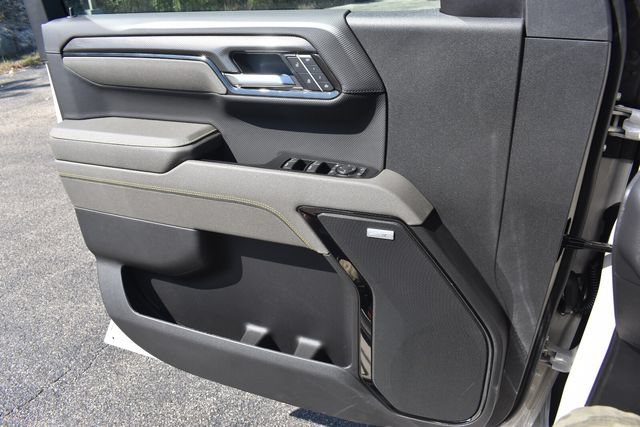 New 2026 Chevrolet Silverado 1500 ZR2 w/ Dark Appearance Package AWD/4WD image 38