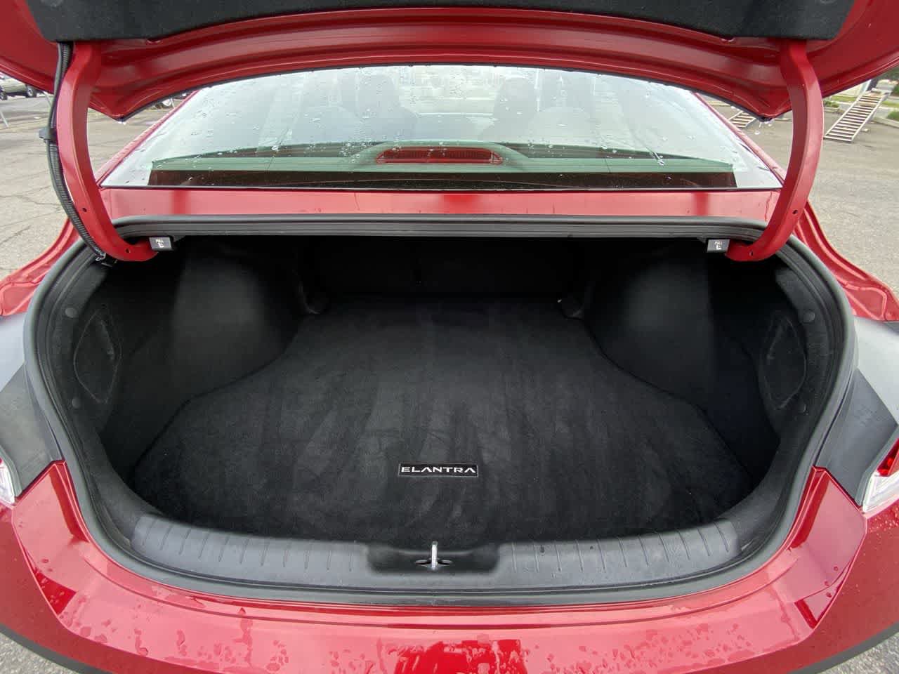Used 2025 Hyundai Elantra SEL image 23