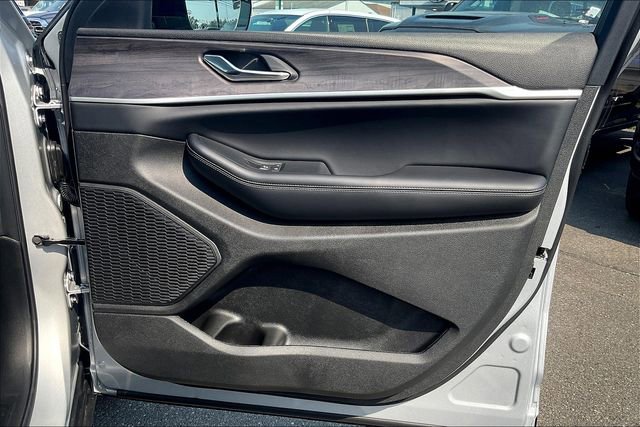 New 2025 Jeep Grand Cherokee Limited image 22