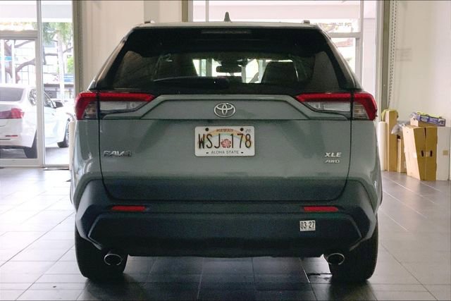 Used 2022 Toyota RAV4 XLE Premium AWD/4WD image 4