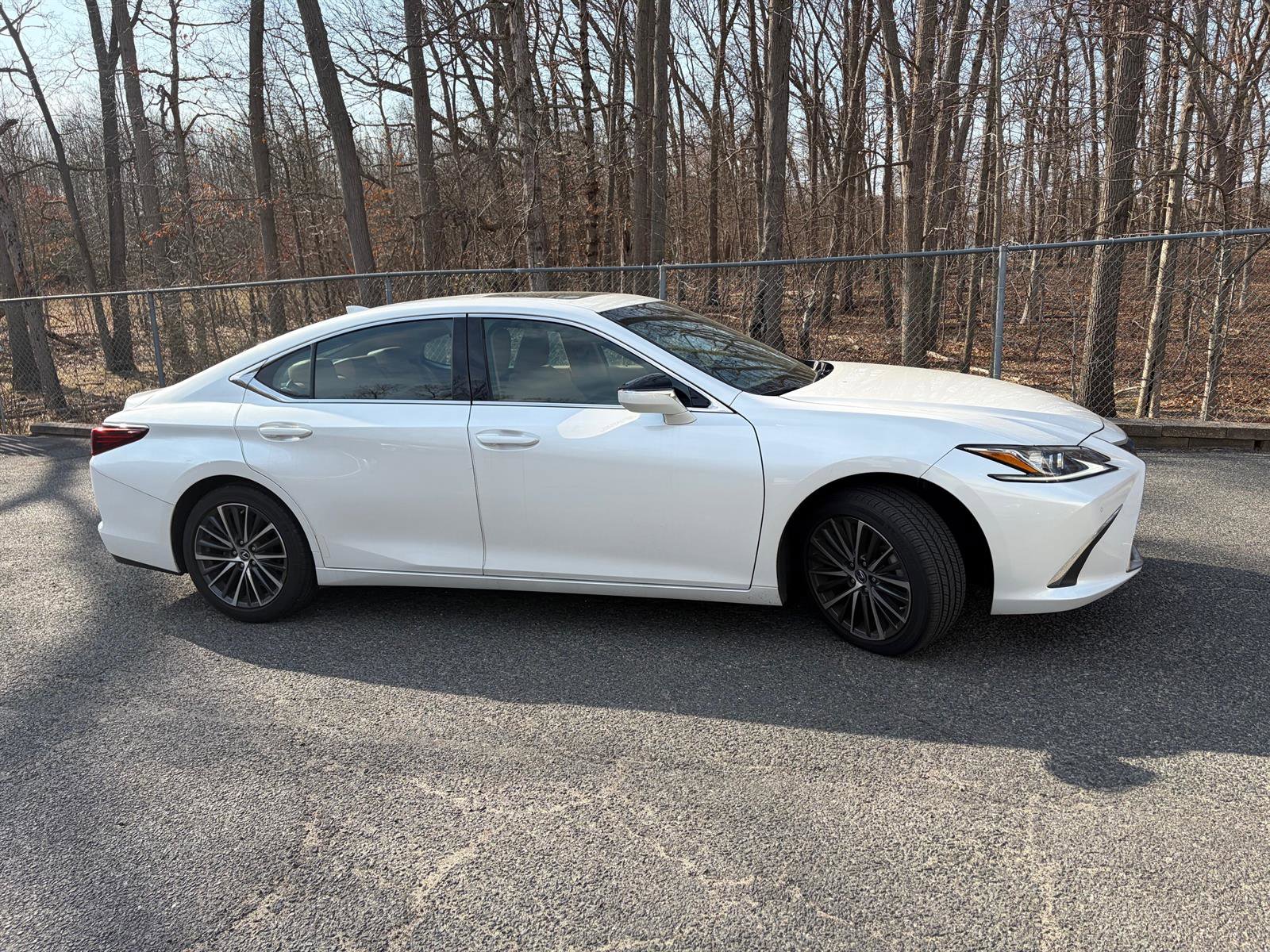 Certified 2023 Lexus ES 350 w/ Premium Package image 1