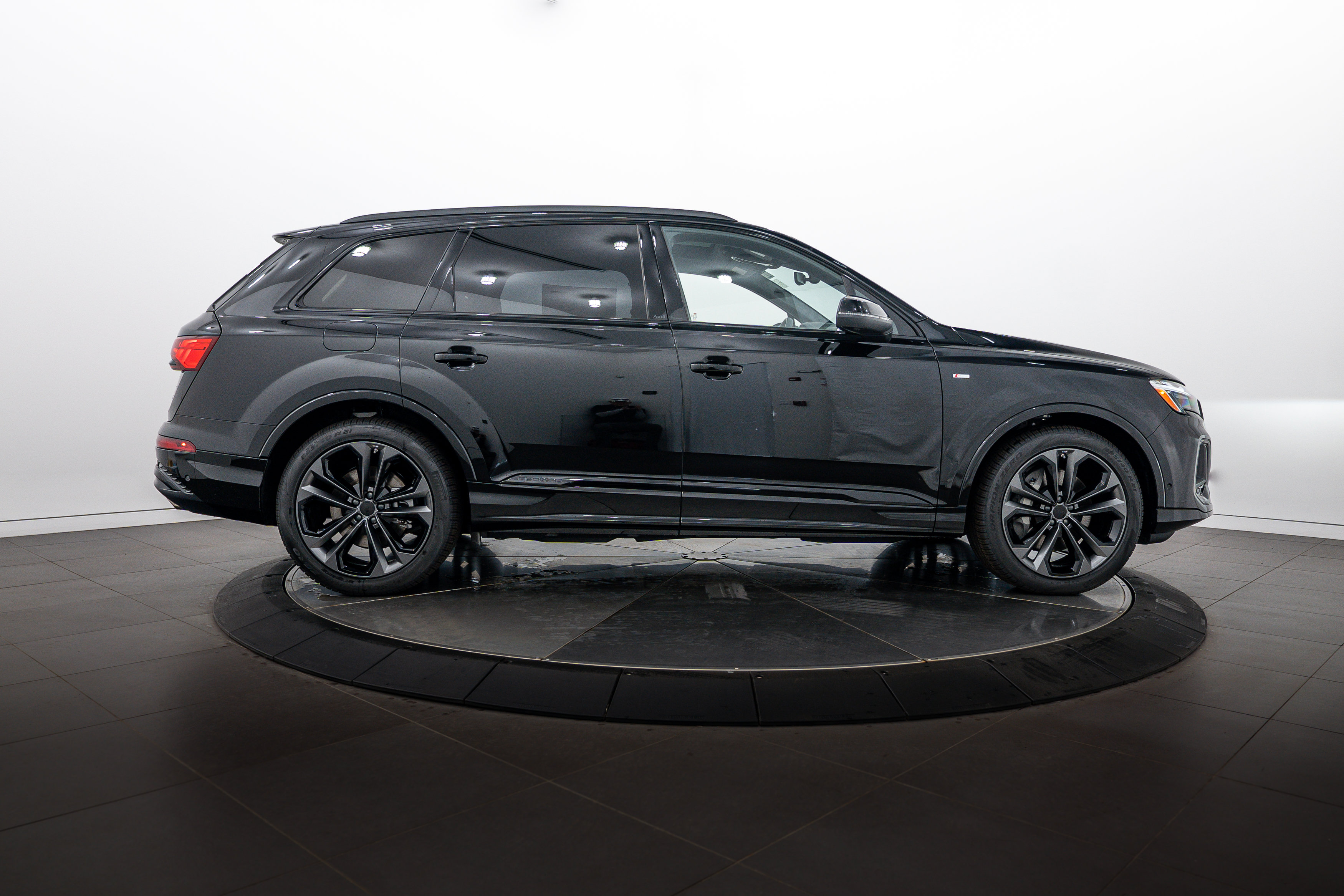 New 2026 Audi Q7 3.0T Prestige AWD/4WD image 3
