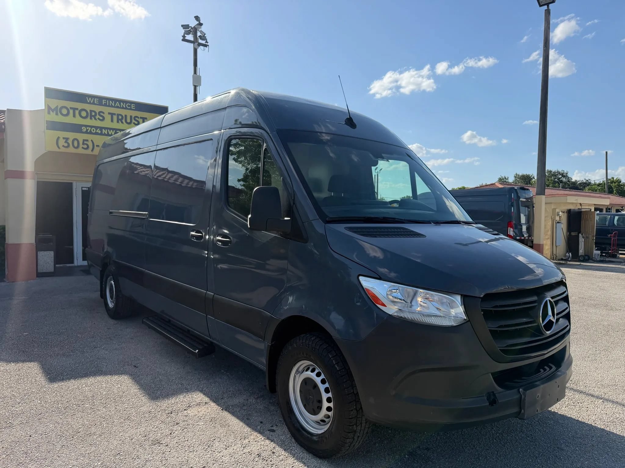 Used 2019 Mercedes-Benz Sprinter 2500 170 Extended Cargo image 9