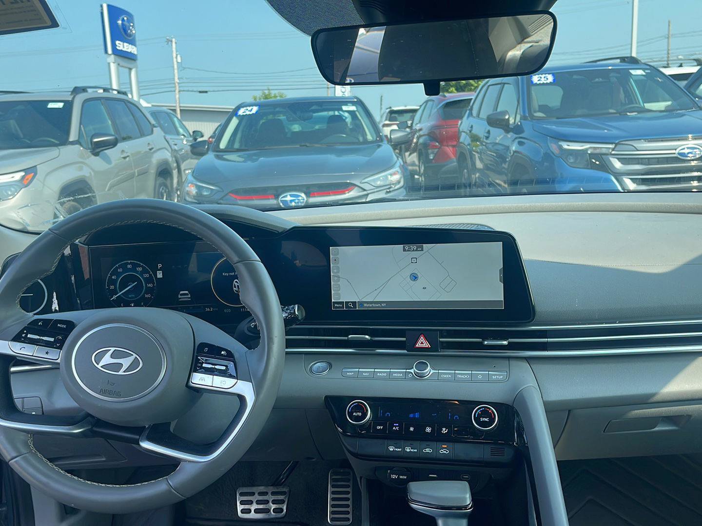 Used 2025 Hyundai Elantra SEL FWD image 31
