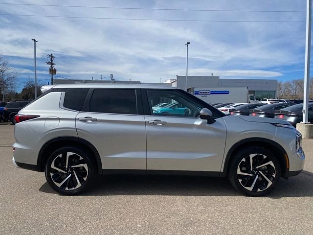 Used 2024 Mitsubishi Outlander SE image 7