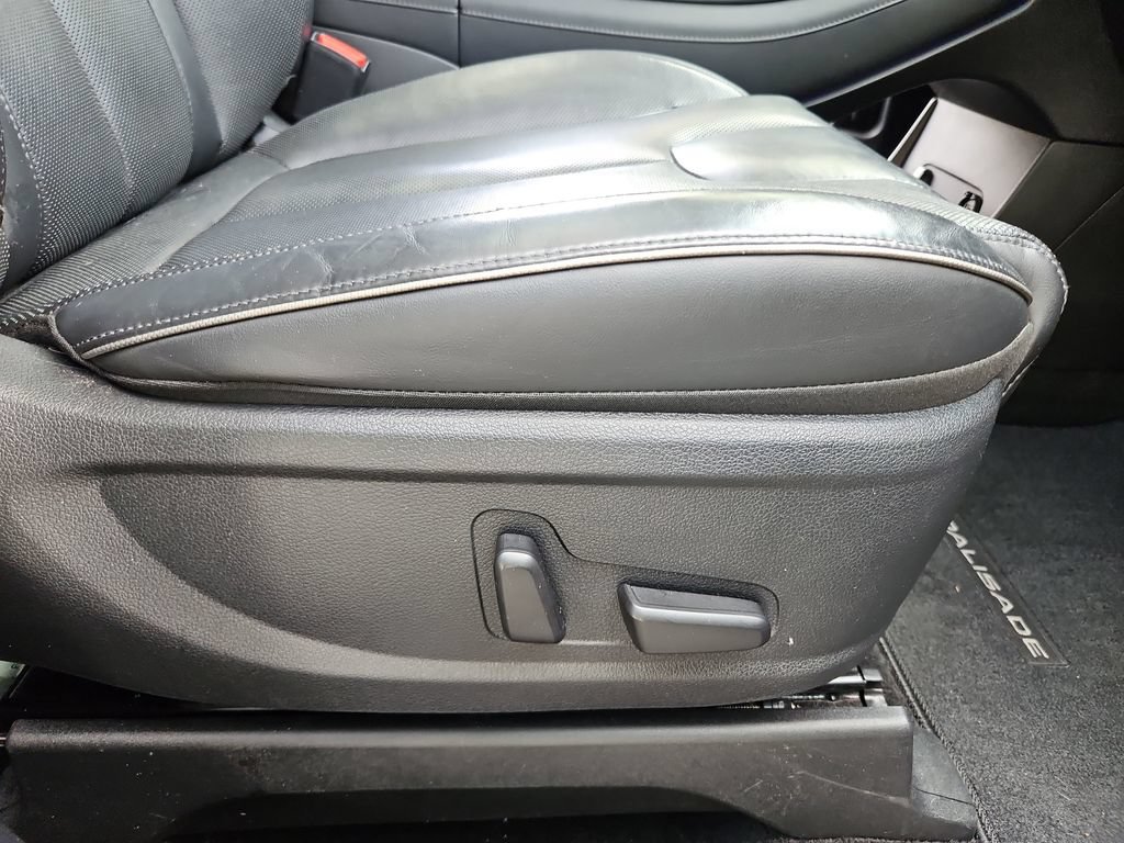 Used 2021 Hyundai Palisade Limited FWD image 26