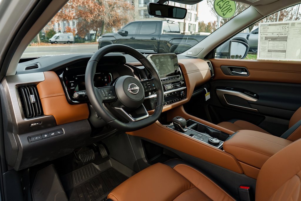 New 2025 Nissan Pathfinder Platinum image 23