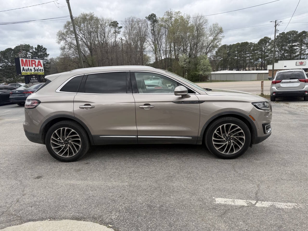 Used 2020 Lincoln Nautilus Reserve FWD image 8