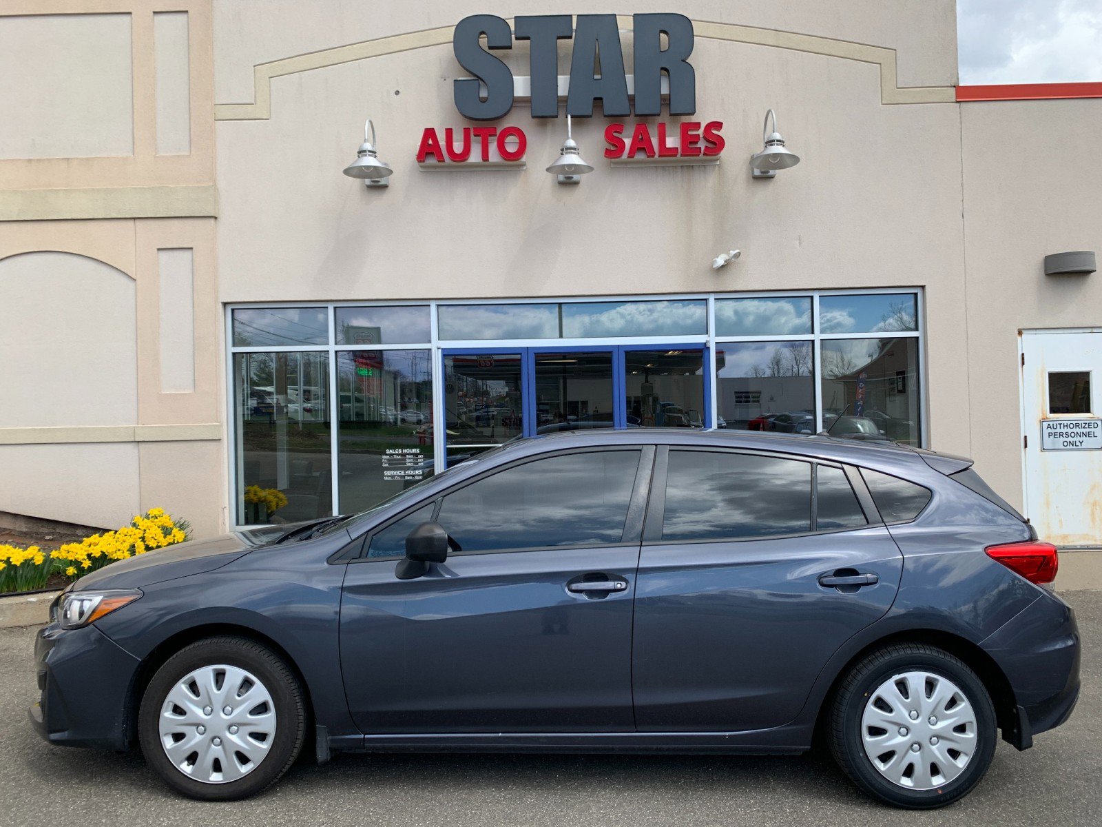 Used 2017 Subaru Impreza 2.0i image 4