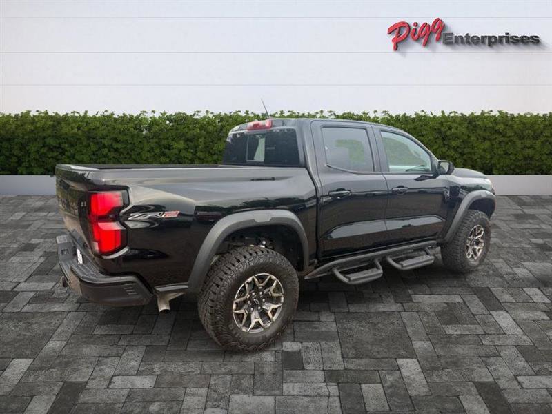 Used 2025 Chevrolet Colorado ZR2 w/ Technology Package AWD/4WD image 11
