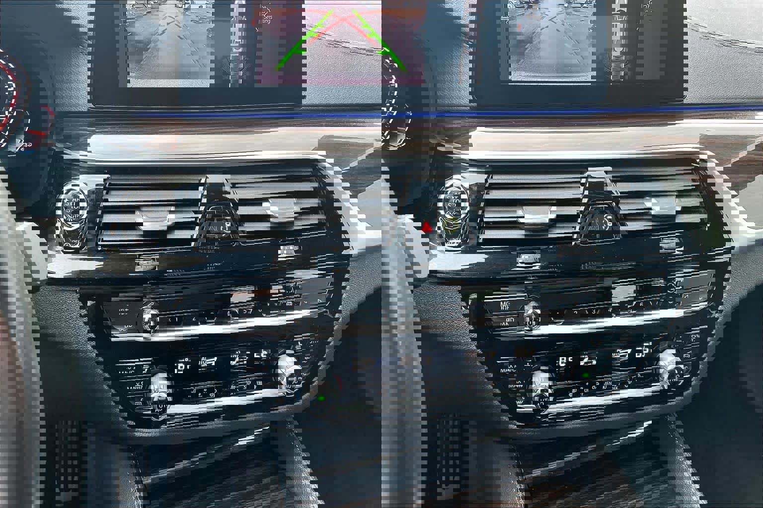 Used 2020 BMW M550i xDrive image 35