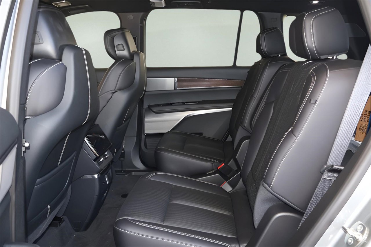 New 2026 Cadillac Vistiq Sport image 14