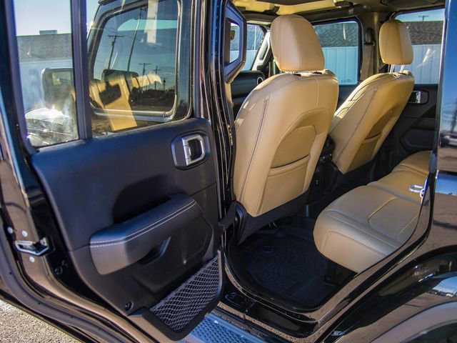 Used 2018 Jeep Wrangler Unlimited Sahara AWD/4WD image 28