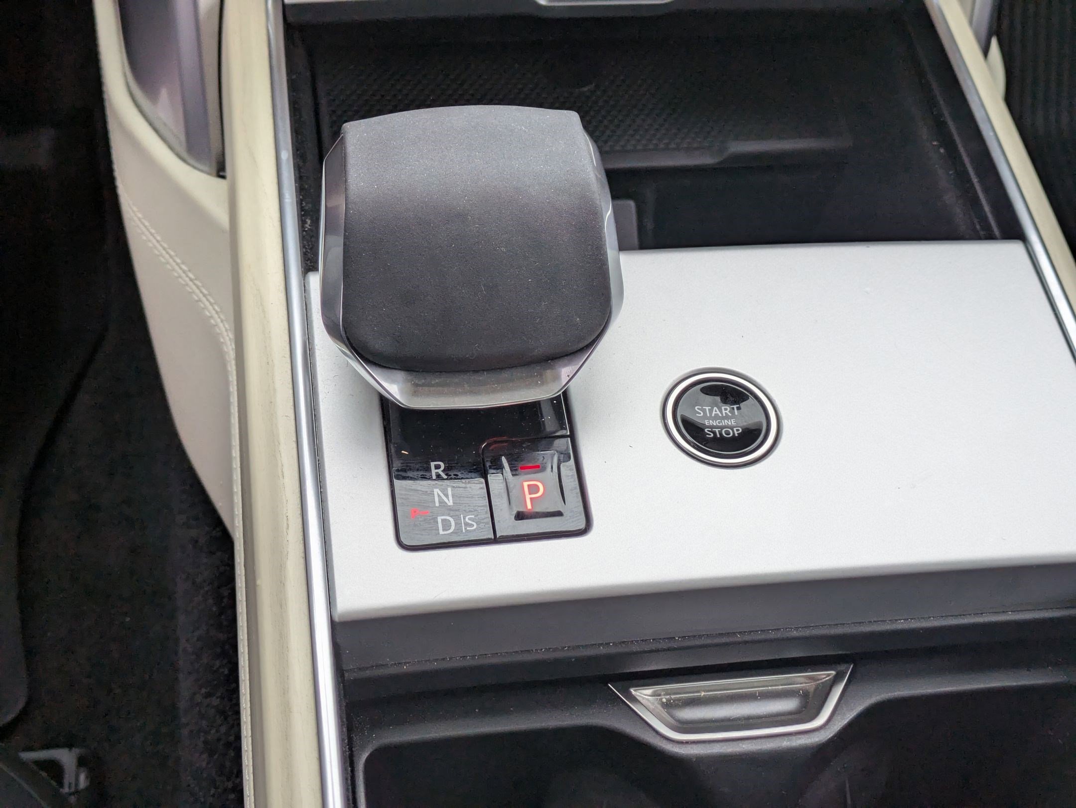 Used 2024 Land Rover Range Rover Autobiography image 23