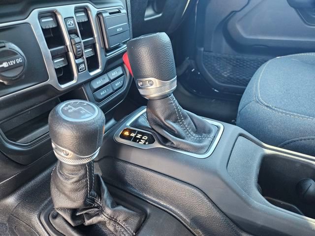 Used 2025 Jeep Gladiator Sport image 24