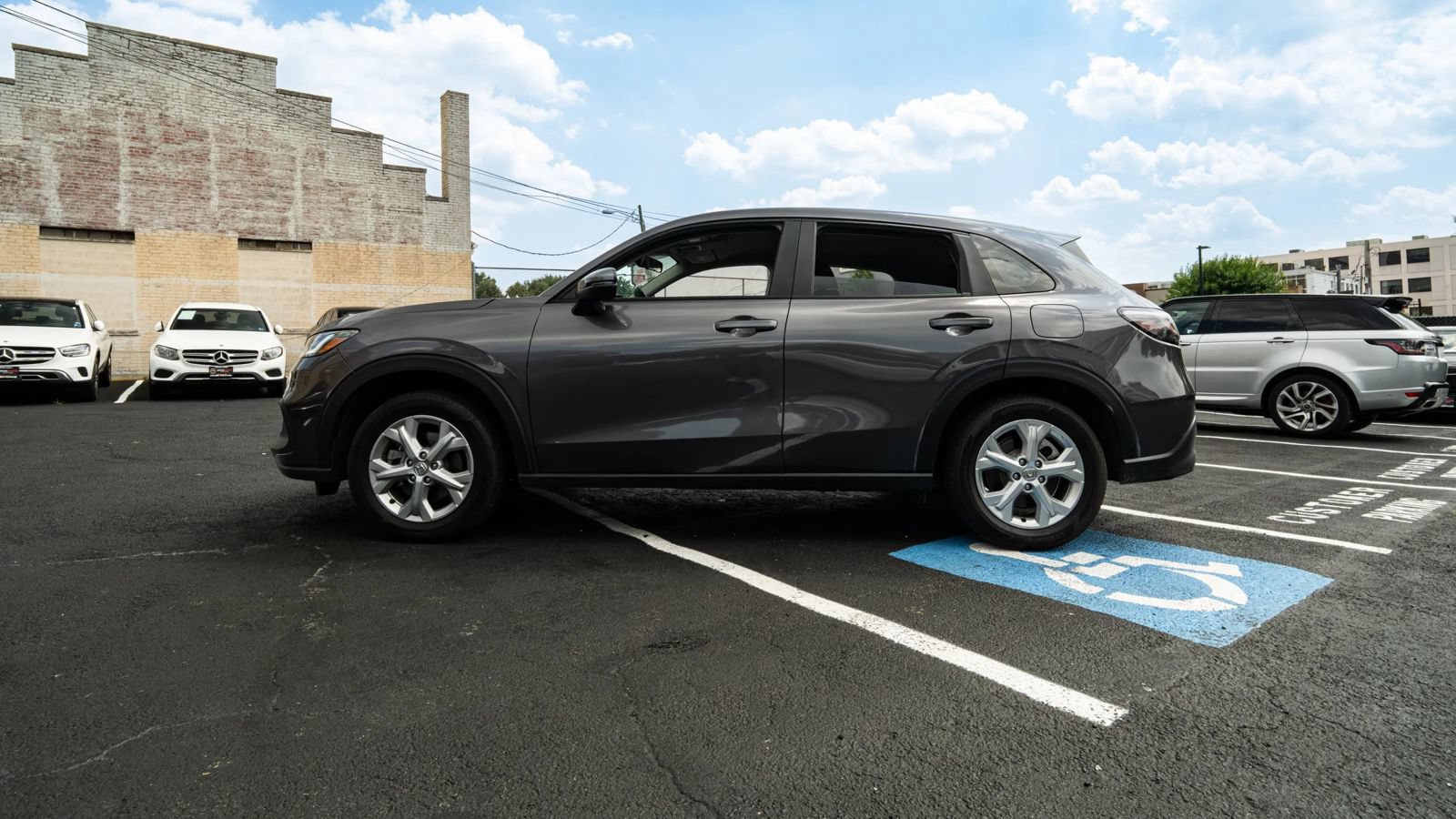 Used 2025 Honda HR-V LX image 6