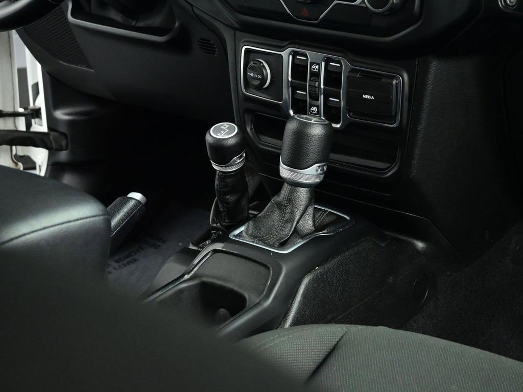 Used 2020 Jeep Wrangler Unlimited Sport S image 32