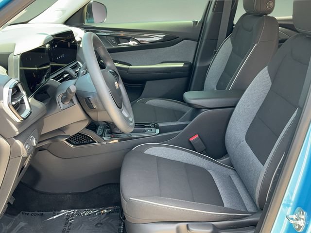 Used 2025 Chevrolet TrailBlazer LS w/ LS Convenience Package FWD image 12