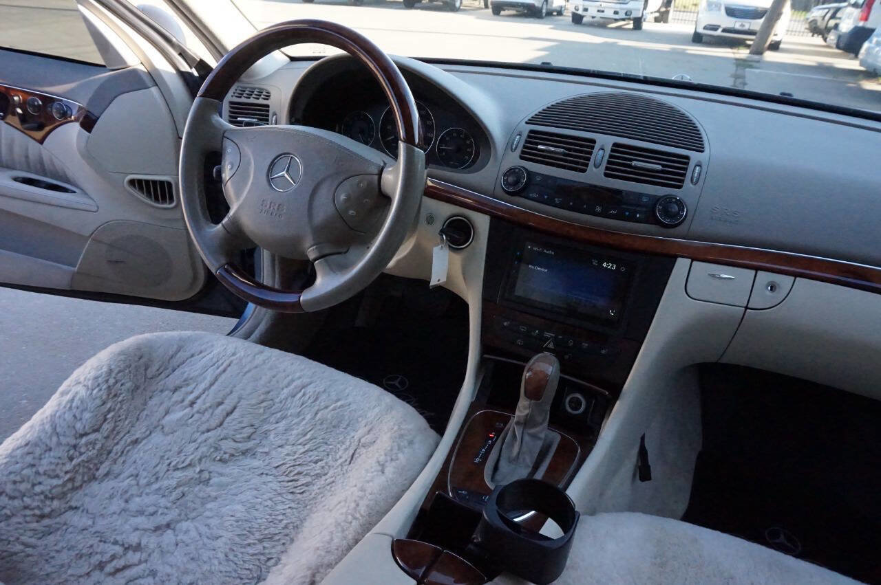 Used 2004 Mercedes-Benz E 500 4MATIC Wagon image 18