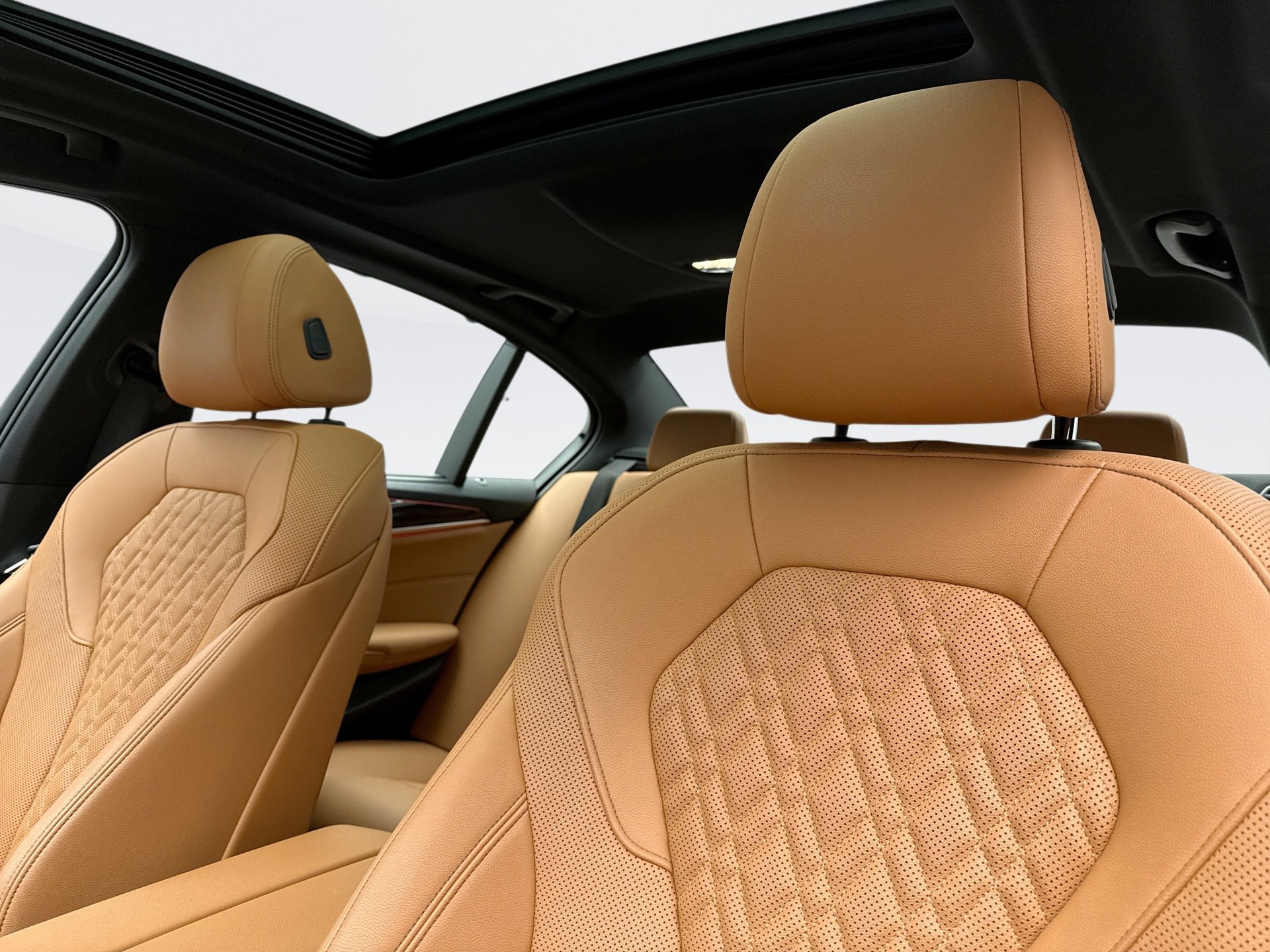 Used 2023 BMW 540i xDrive w/ Executive Package AWD/4WD image 9