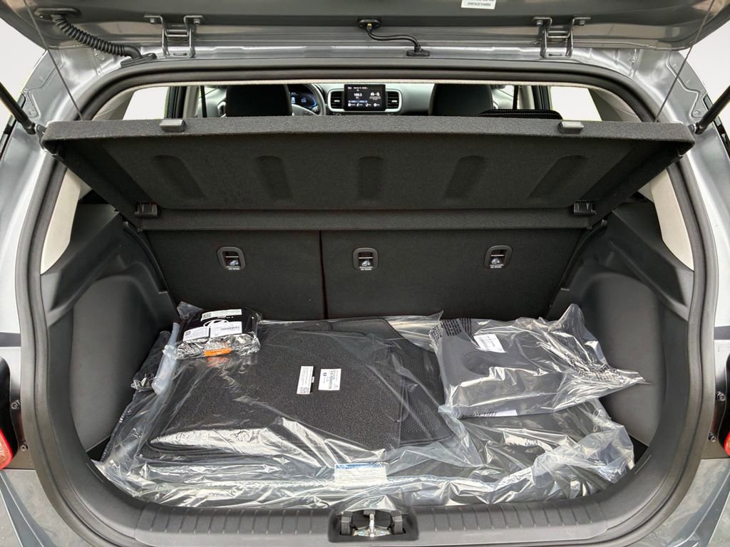 New 2026 Hyundai Venue SEL FWD image 18