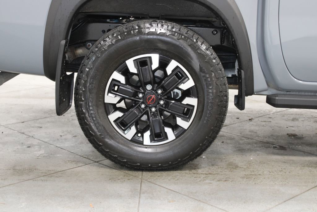 Used 2024 Nissan Frontier PRO-4X w/ Pro Convenience Package image 13