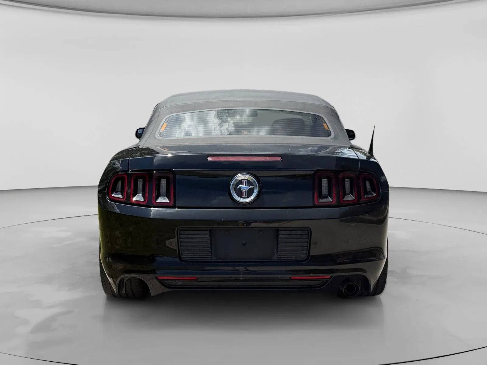 Used 2014 Ford Mustang Convertible RWD image 4