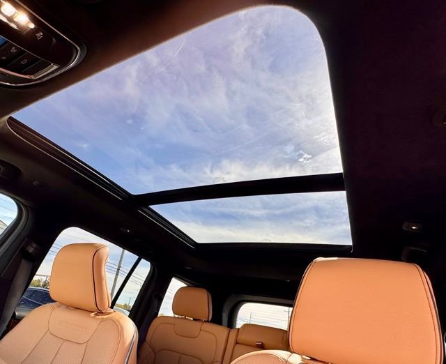 New 2025 Jeep Grand Cherokee Summit image 16
