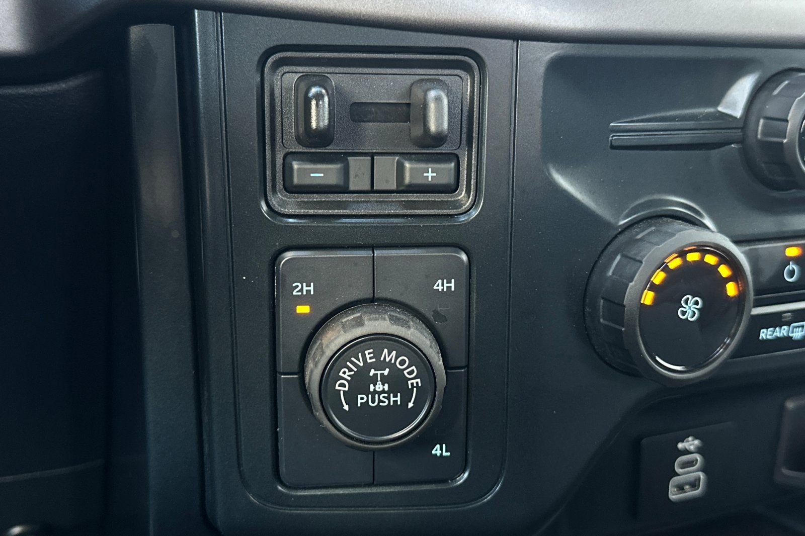 Used 2025 Ford F150 XL image 24