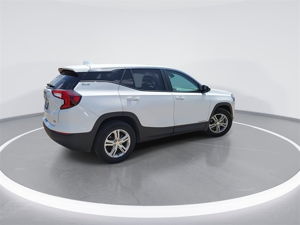 Used 2024 GMC Terrain SLE image 8