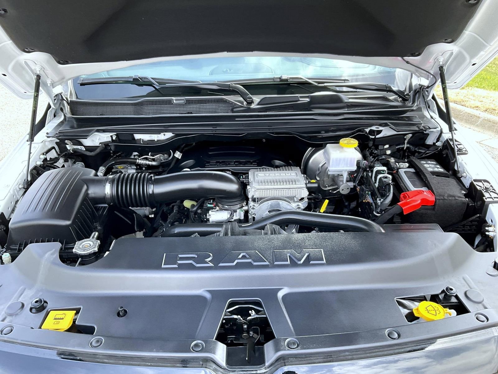 Used 2024 RAM 1500 Laramie image 24