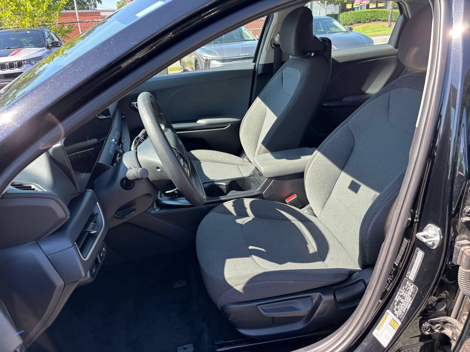 Used 2025 Kia K4 FWD image 36