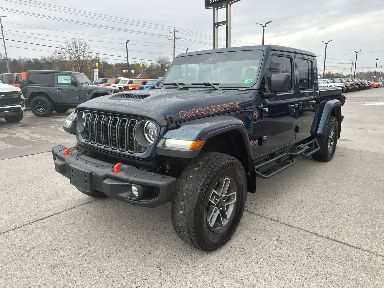 Used 2025 Jeep Gladiator Mojave AWD/4WD image 4