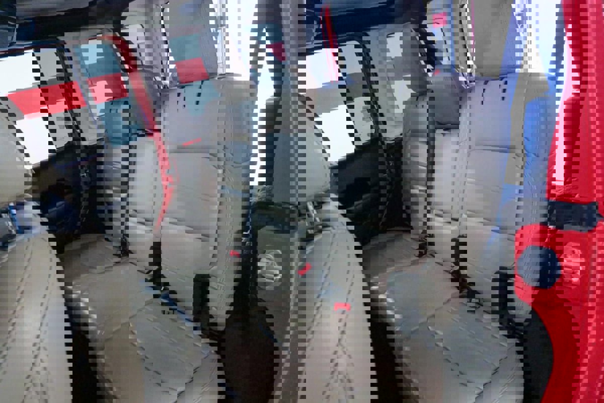 Used 2018 Jeep Wrangler Unlimited Sahara w/ Cold Weather Group image 16