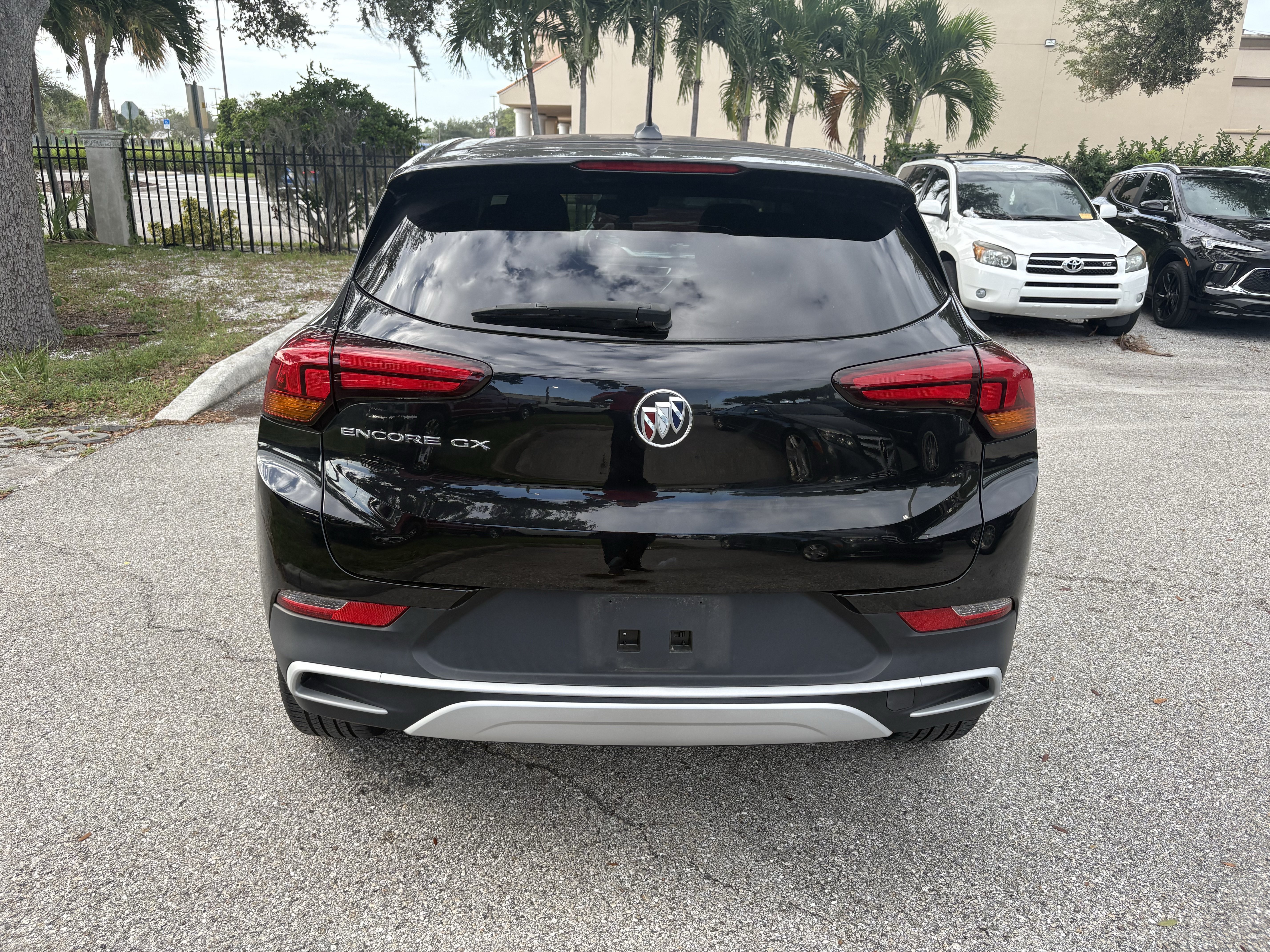 Certified 2023 Buick Encore GX Preferred w/ Cold Weather Comfort Package FWD image 6
