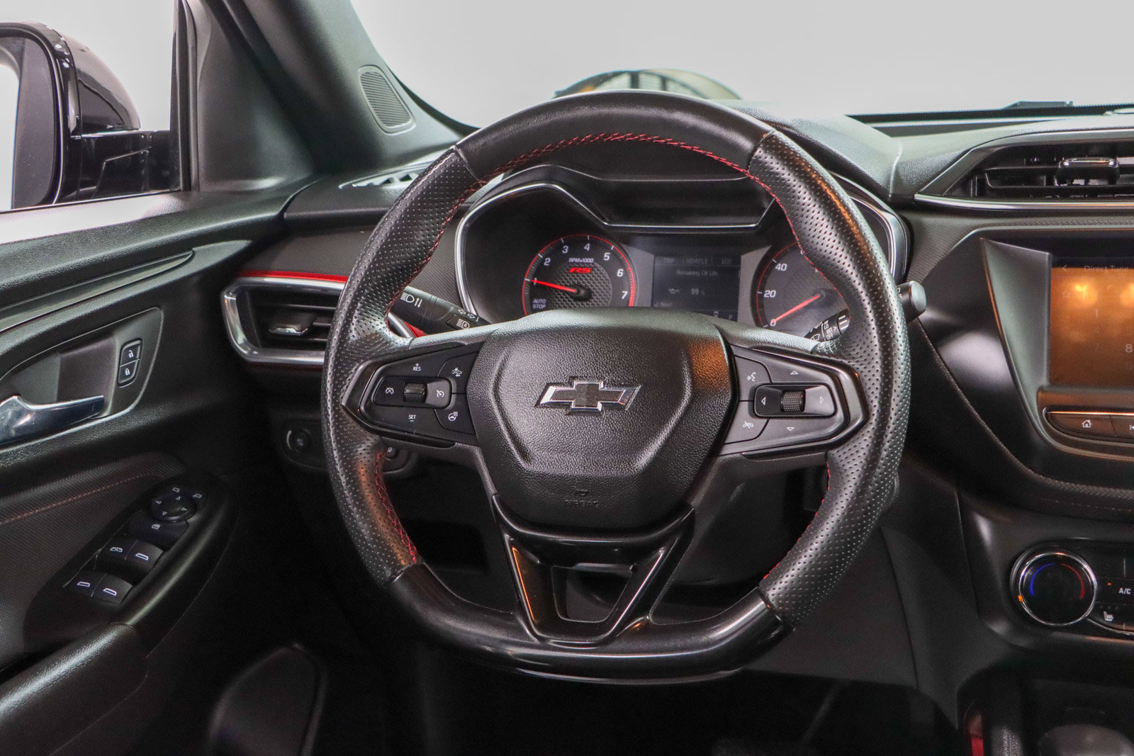 Used 2022 Chevrolet TrailBlazer RS FWD image 12