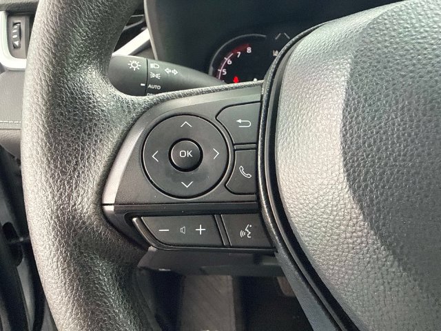 Used 2025 Toyota RAV4 XLE FWD image 28
