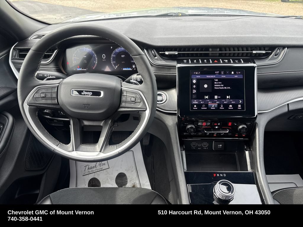 Used 2025 Jeep Grand Cherokee Altitude AWD/4WD image 16