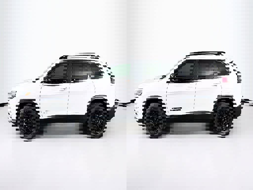 Used 2023 Jeep Cherokee Altitude Lux image 3