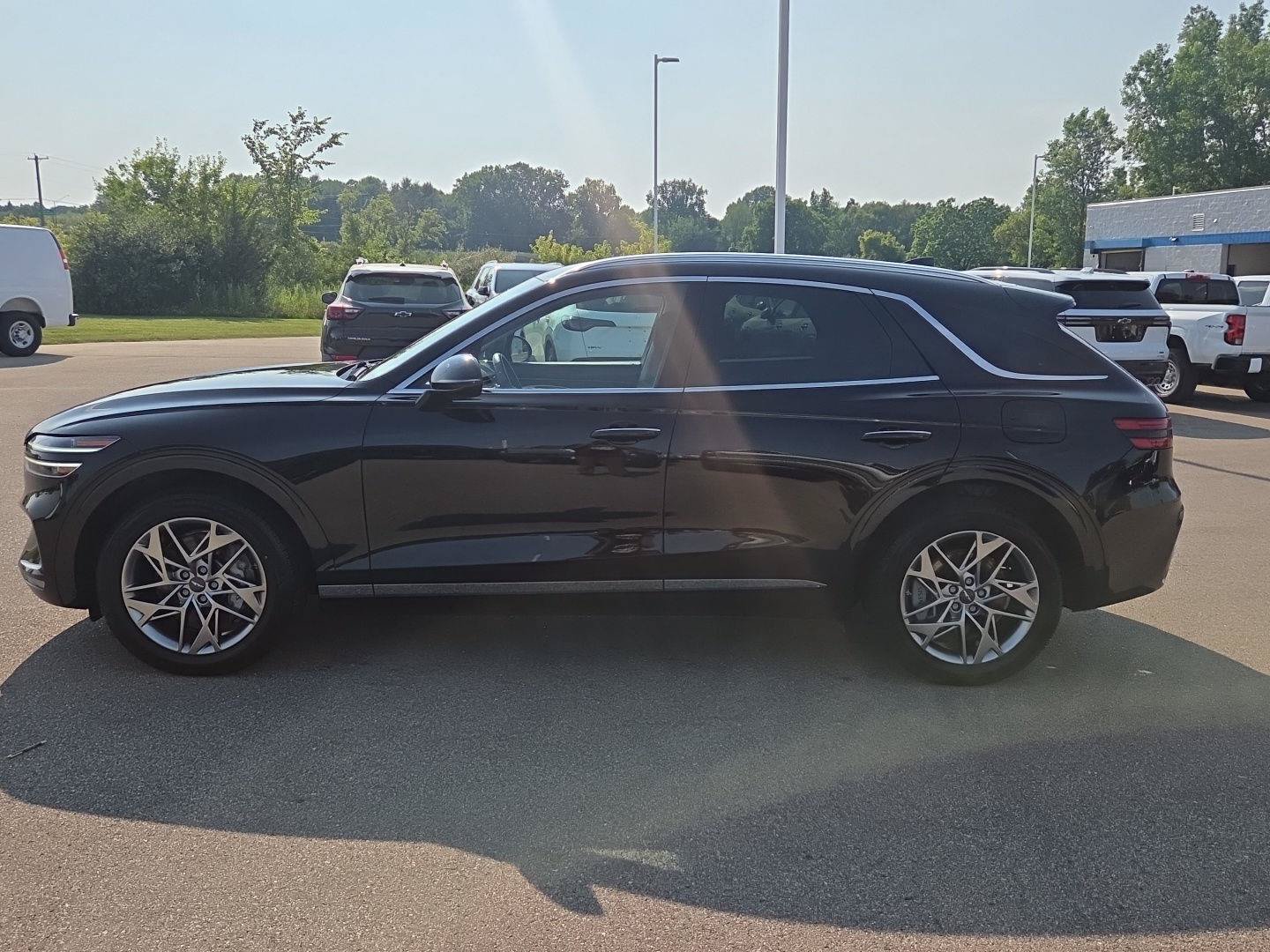 Used 2025 Genesis GV70 2.5T AWD/4WD image 2