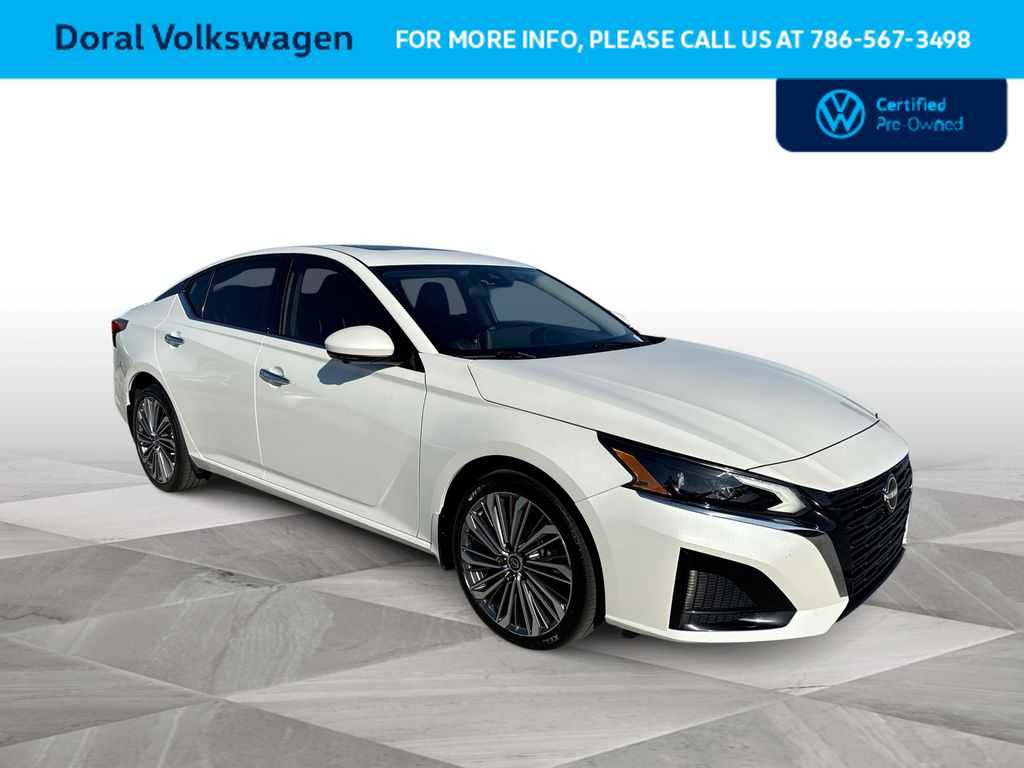 Used 2023 Nissan Altima 2.5 SL image 2