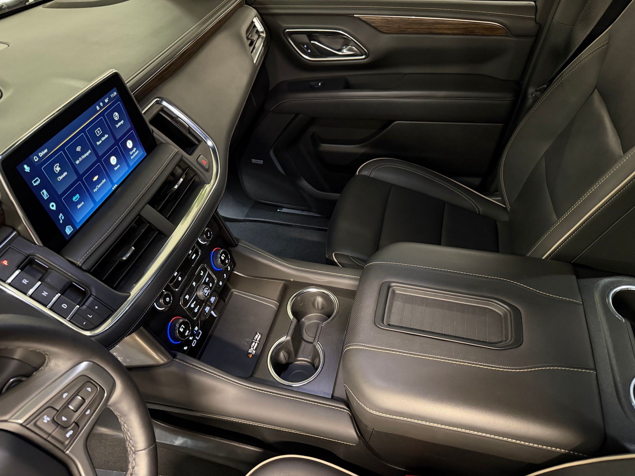 Used 2024 Chevrolet Tahoe Premier w/ Advanced Technology Package AWD/4WD image 18